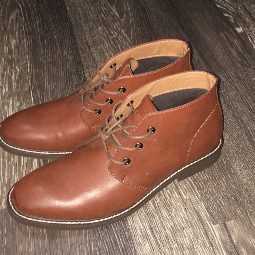 Guess men’s brown shoes
